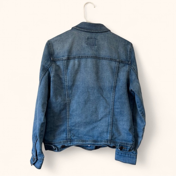 Women’s Medium Old Navy Blue Denim Jean Trucker Jacket Boho Grunge Button Up - Picture 2 of 8